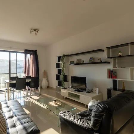 Brightest Room, Shared Bathroom *