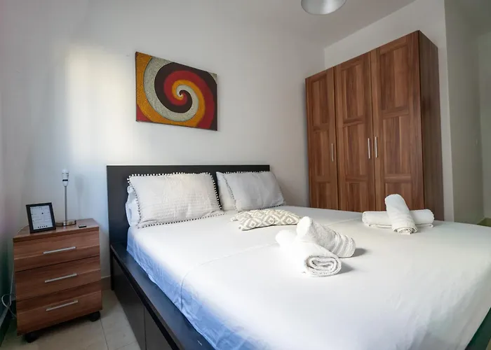 Gazde/Camere de închiriat Brightest Room, Shared Bathroom