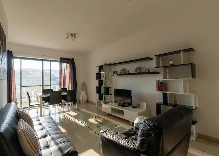 Brightest Room, Shared Bathroom *