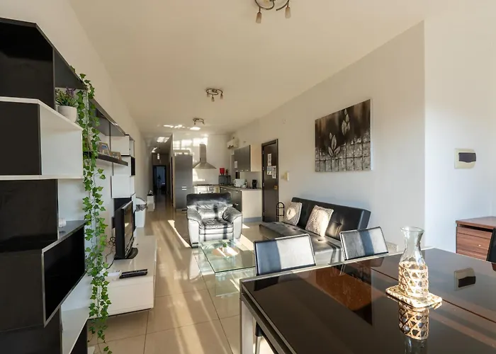 Brightest Room, Shared Bathroom Gazde/Camere de închiriat